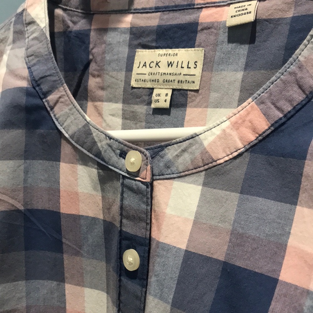 Short sleeve shirt size 4